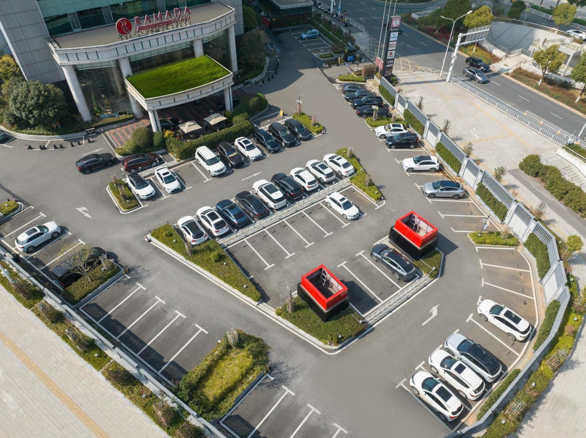Ramada Plaza Optics Valley Hotel Wuhan Exterior photo