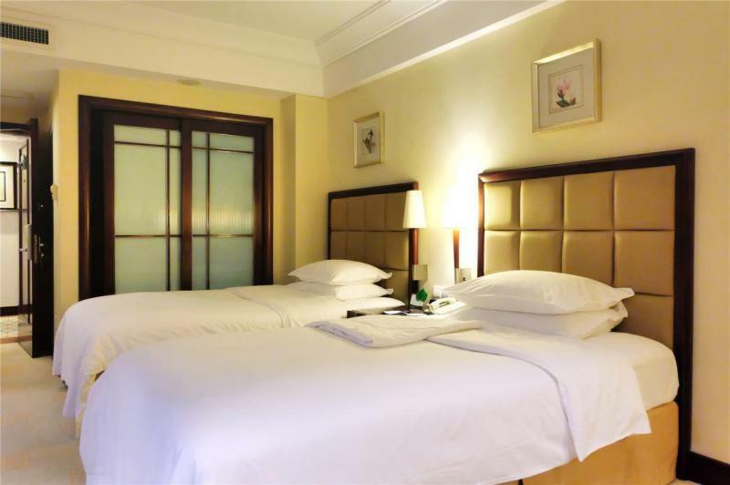Ramada Plaza Optics Valley Hotel Wuhan Exterior photo